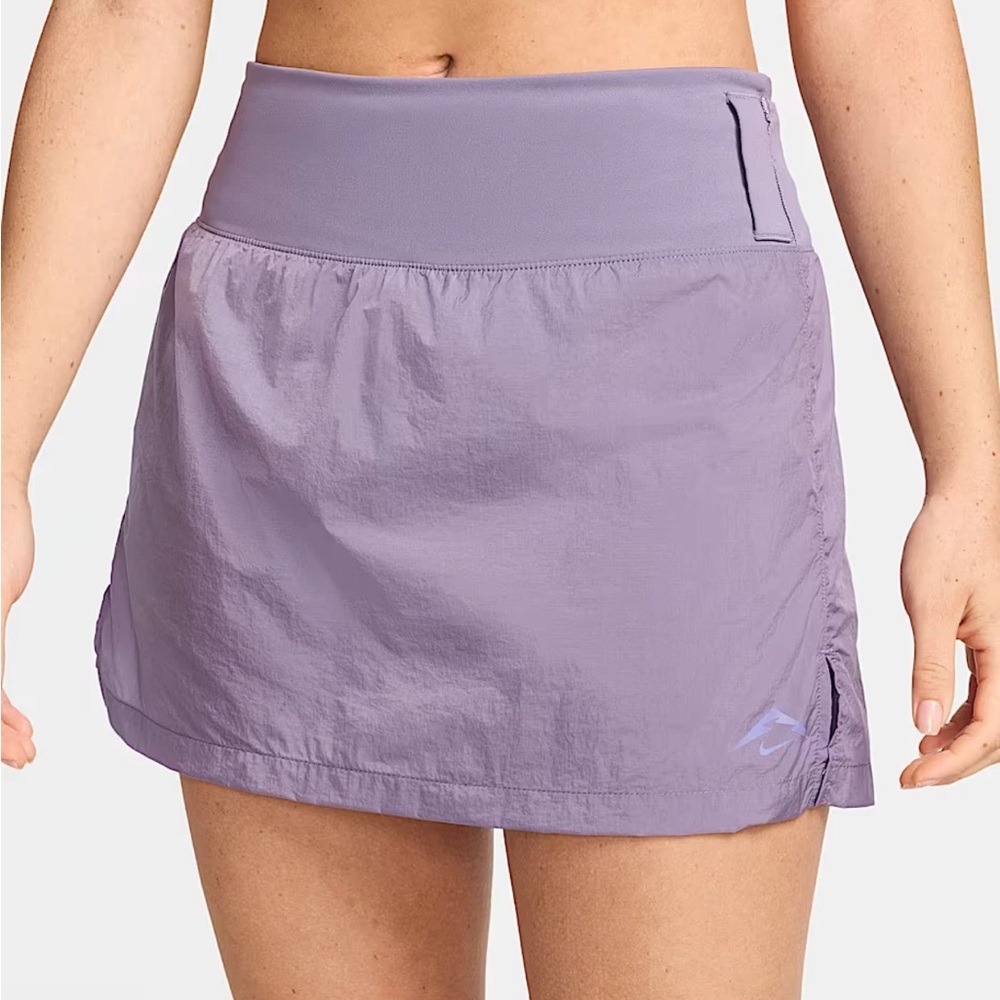 NIKE Women's TRAIL Repel Mid-Rise 5" Running Skort. Size L. MSRP $85